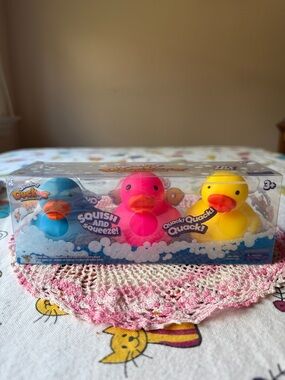 🐤🛀🐤   QUAKEE DUCKEEZ  SQUISHY DUCK SET 🐤🛀🐤 NWT 🐤🛀🐤